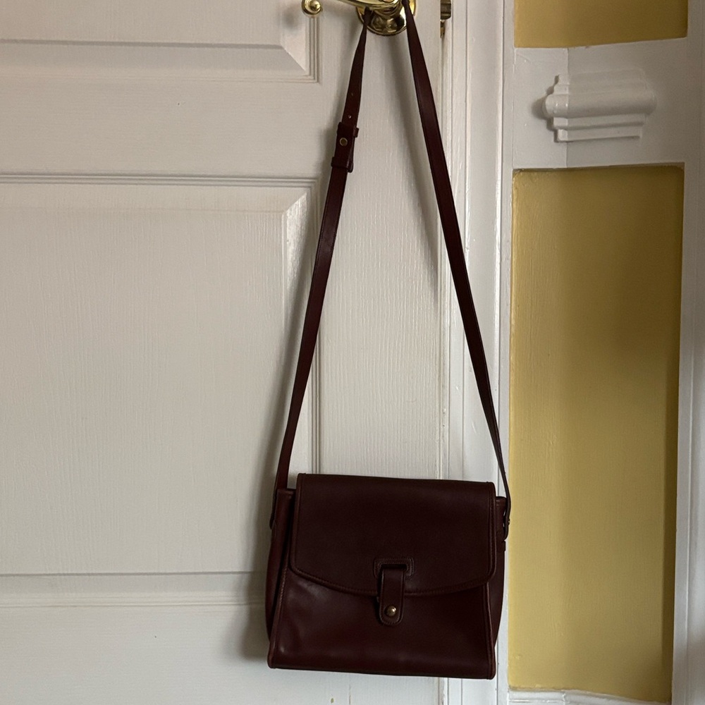 Coach Dark Brown Leather Shoulder Bag w/ long adjustbl strap - Picture 4 of 9